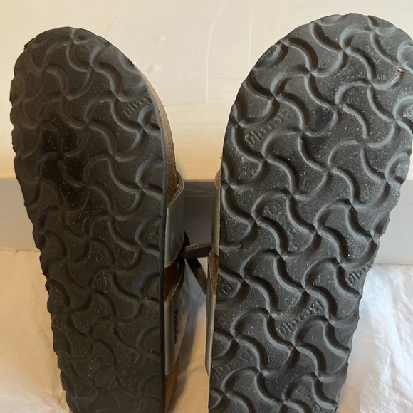 Betula slip on sandal size 6, silver, cross toe, easy on - Picture 4 of 8